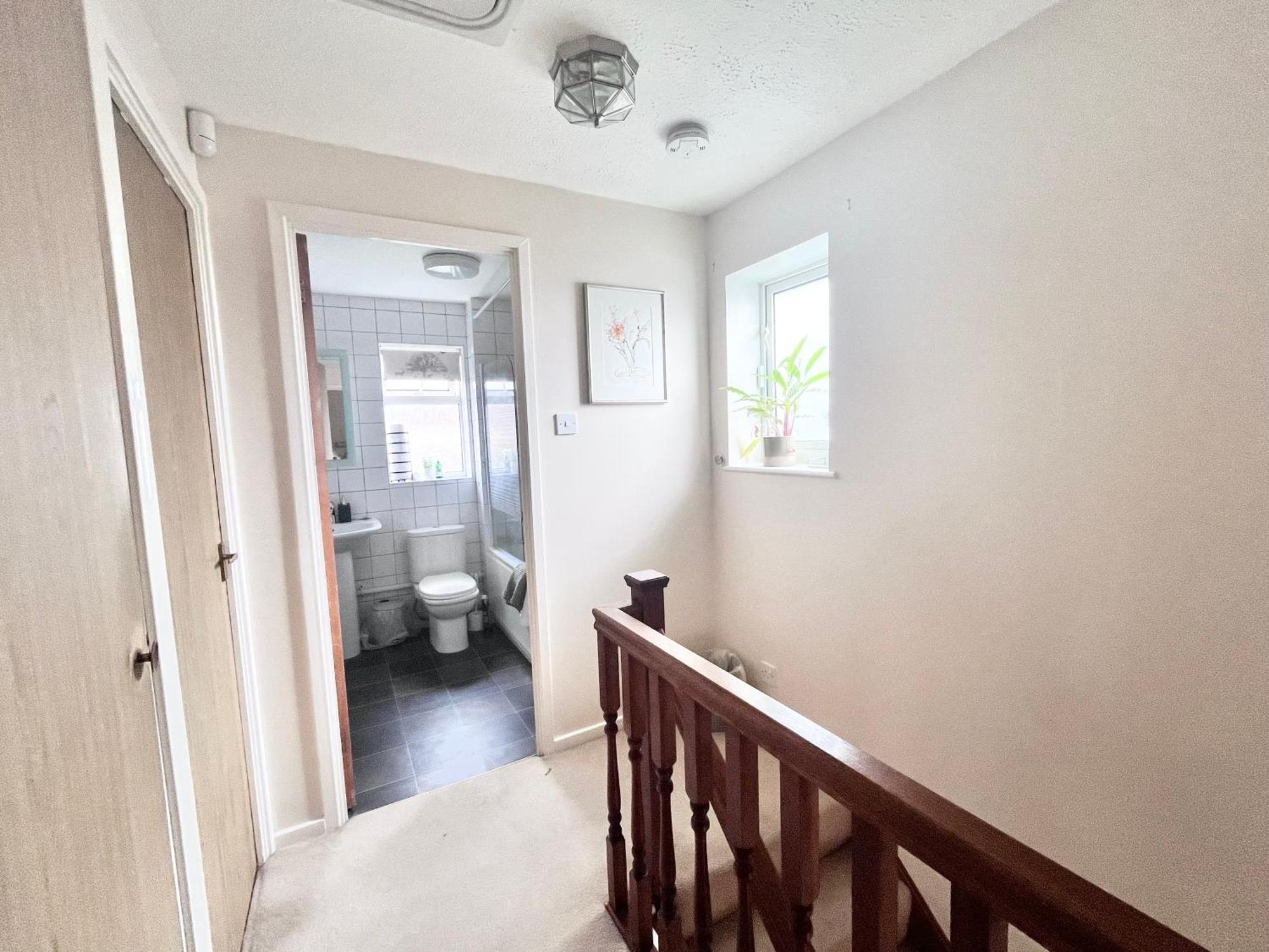 Lush House Close To Ashford Town Centre With Driveway Экстерьер фото
